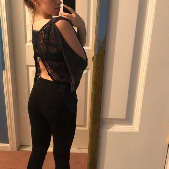 Open back lace blouse - Picture 3 of 3